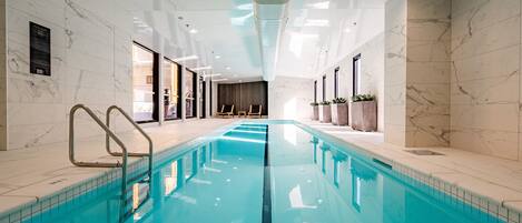 Innenpool, beheizter Pool