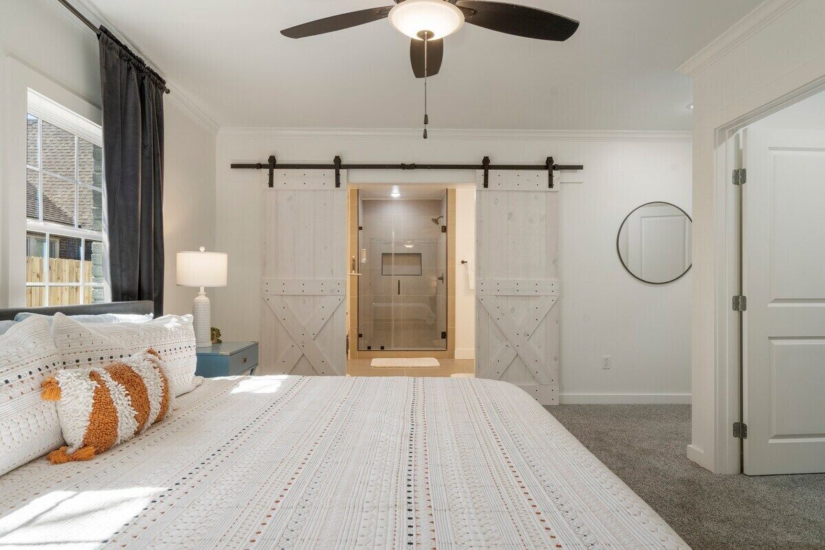 3 quartos, ferros/tábuas de passar roupa, Wi-Fi, roupa de cama