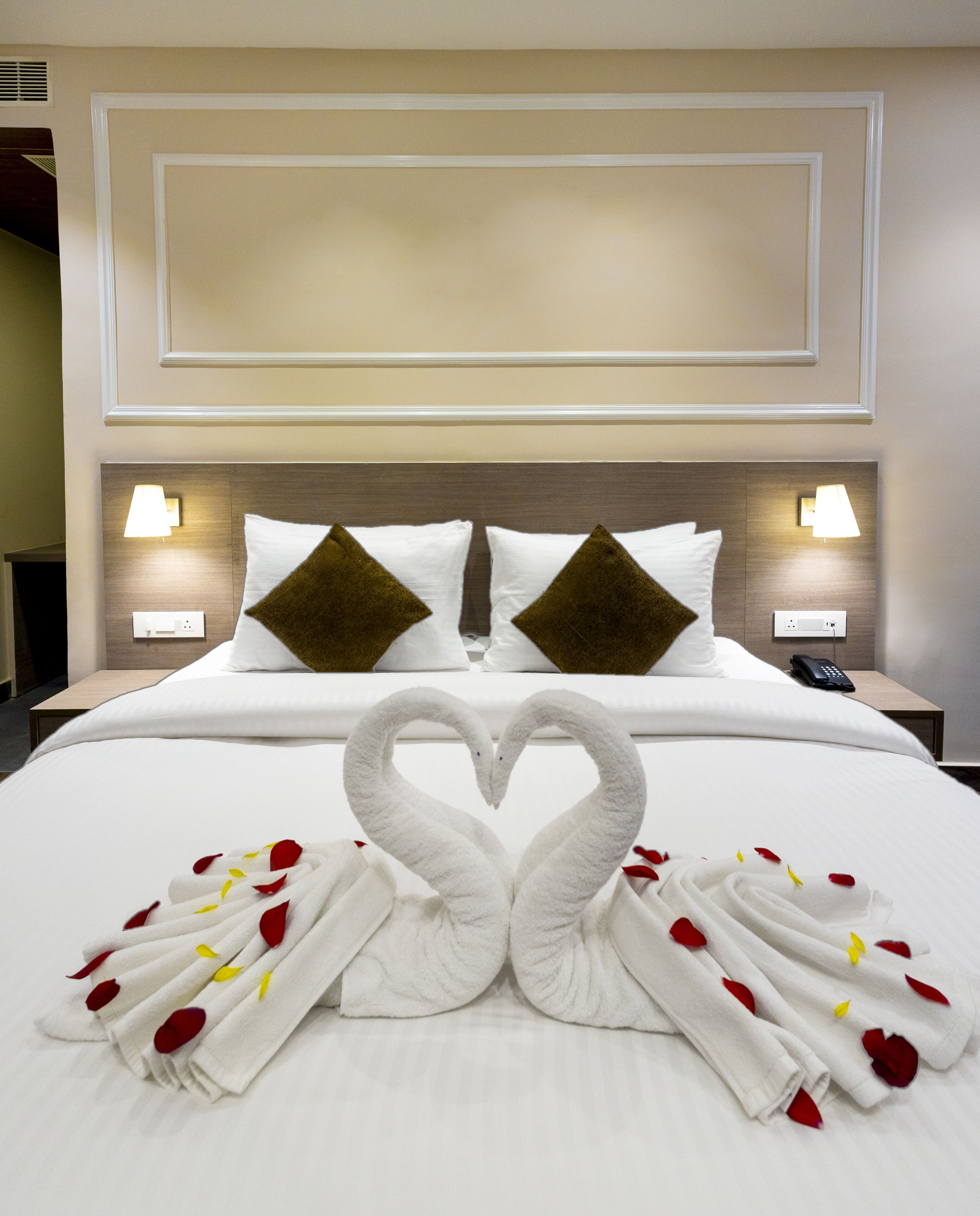 Minibar, tabla de planchar con plancha, wifi gratis y ropa de cama