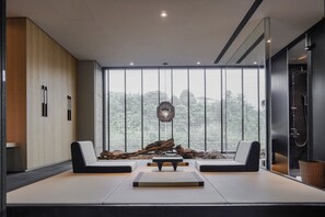 Luxury Penthouse | Premium bedding, down comforters, memory foam beds, free minibar items - Deer Chaser Hotel (Yuchi)