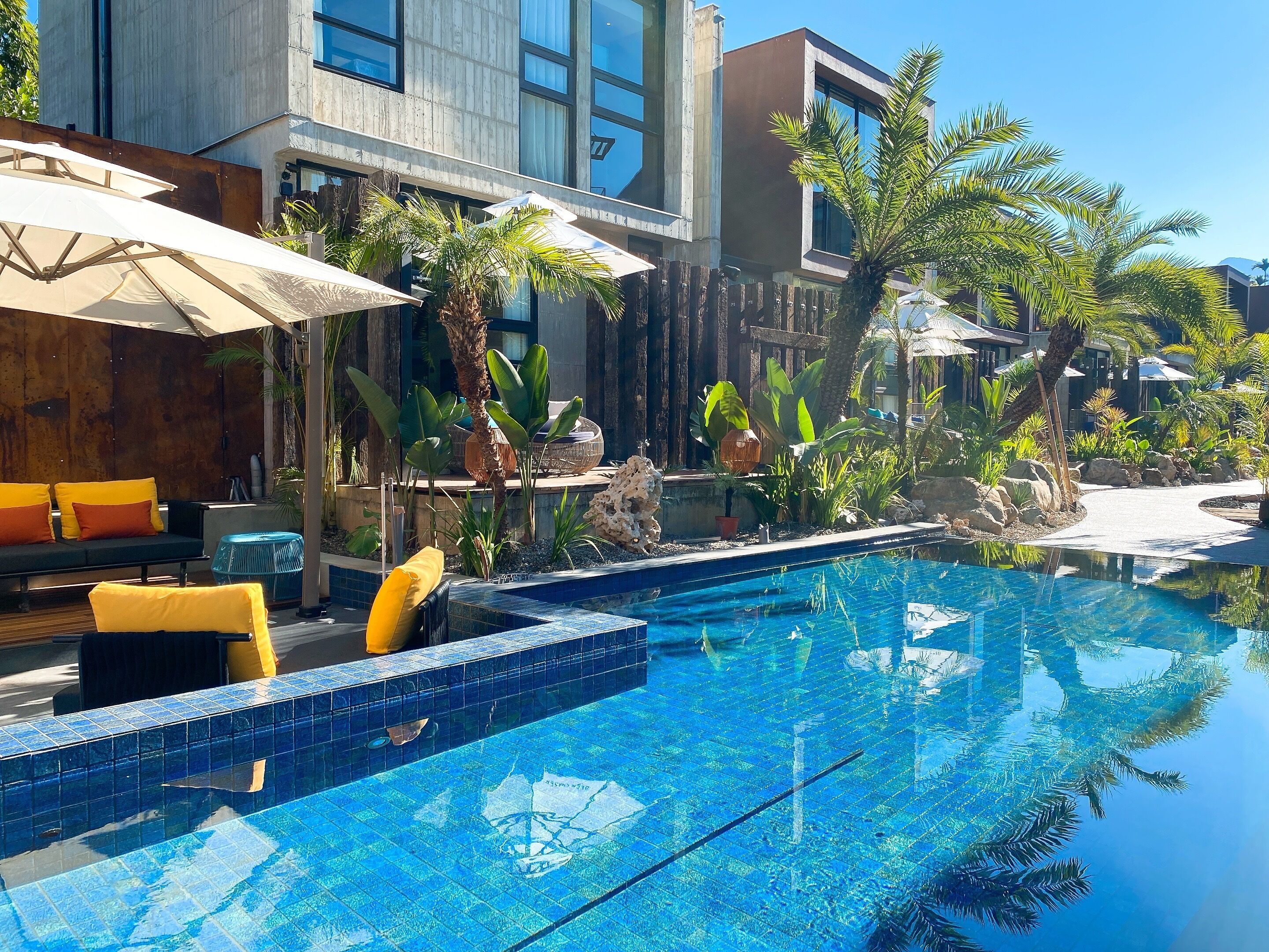 المنشأة من الخارج