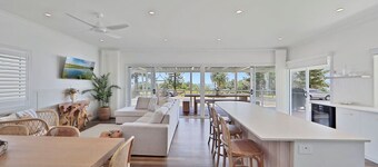 The Lookout, Bargara