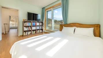 Basic Room, 3 Bedrooms (dogchae) | 3 bedrooms, free WiFi