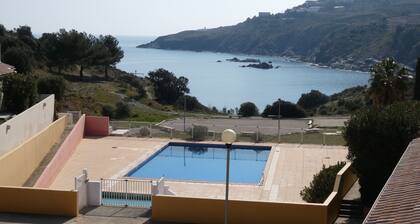 Crique CĂŽte Vermeille T2 dans village vacances avec piscine et tennis