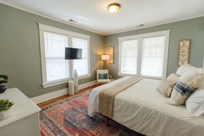 2 bedrooms, desk, iron/ironing board, free WiFi