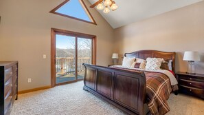 6 bedrooms, iron/ironing board, free WiFi, bed sheets - Lakefront Lodge / Cabin / Retreat - Huge Niangua Frontage w/ Beach (Roach)