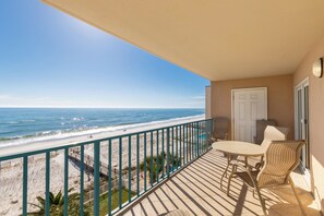 Signature Condo, 3 Bedrooms, Balcony, Beach View | Pemandangan balkoni
