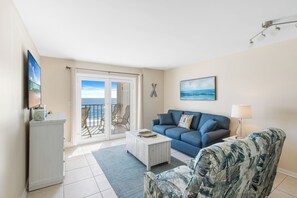 Signature Condo, 3 Bedrooms, Balcony, Beach View | Living room