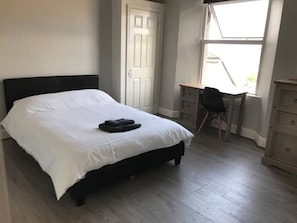 7 chambres, fer et planche Ă repasser, Wi-Fi gratuit, draps fournis