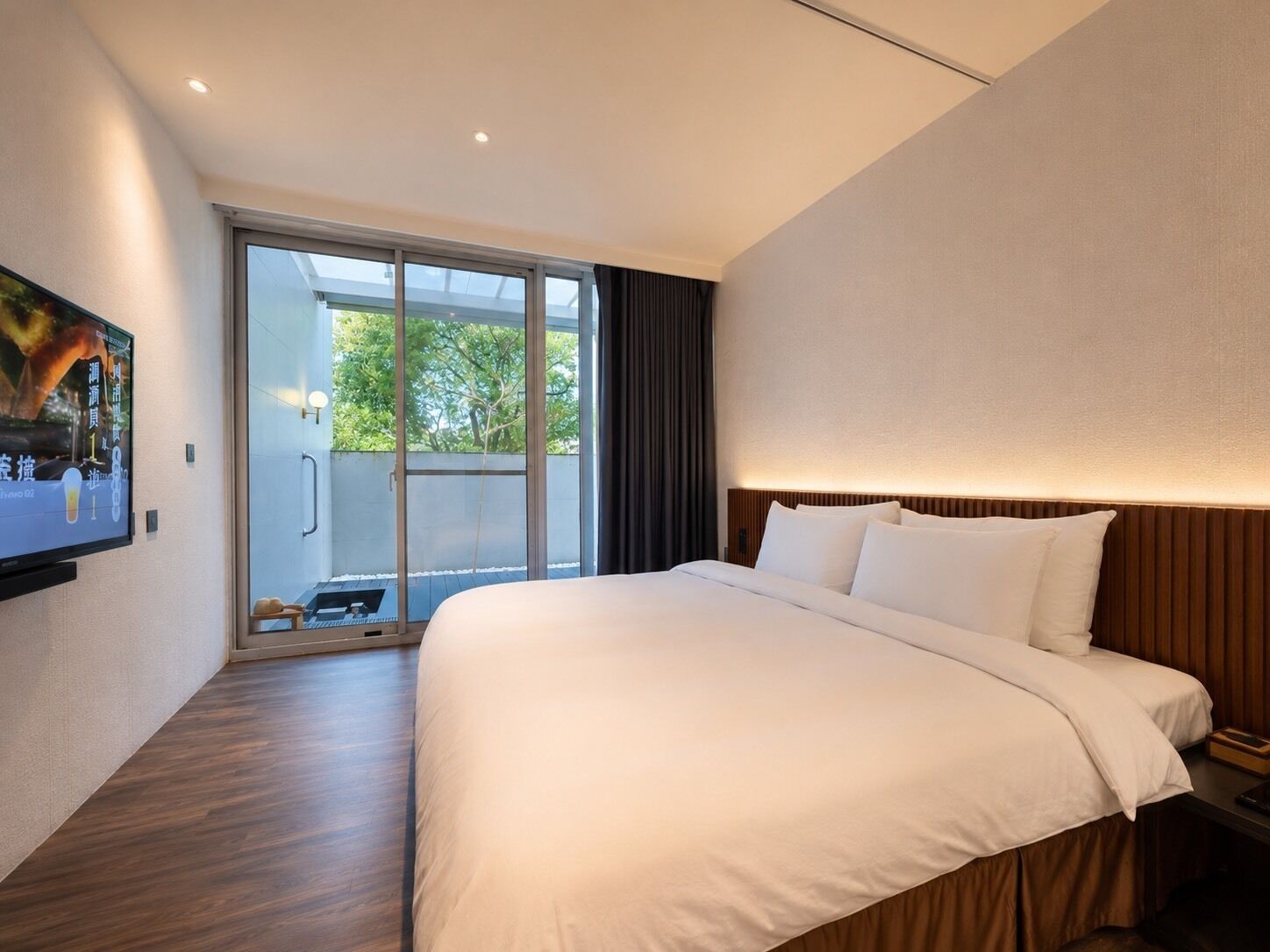 Habitación básica doble, vistas a la ciudad | Ropa de cama de alta calidad y edredones de plumas