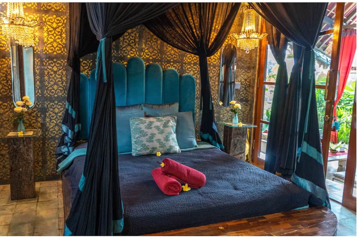 Aqua Room | 1 bedroom, individually decorated, individually furnished, free WiFi