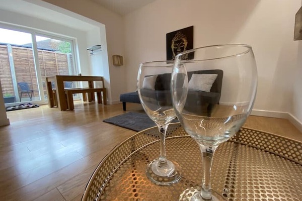 Clean open layout, check in and relax with a nice drink.