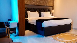 واي فاي مجانًا وملاءات أسرّة