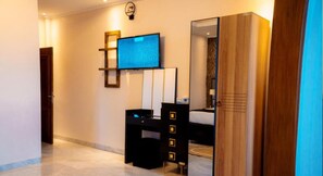 Free WiFi, bed sheets - Home Free Hotel (Kigali)