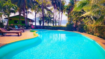 Piscine extérieure