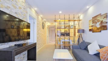 Deluxe Apartment | 2 bedrooms, premium bedding, in-room safe, soundproofing