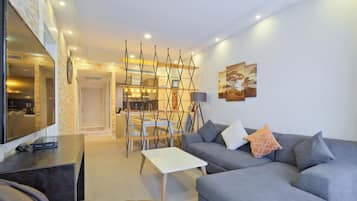 Deluxe Apartment | 2 bedrooms, premium bedding, in-room safe, soundproofing