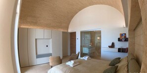 3 quartos, escrivaninha, ferros/tábuas de passar roupa