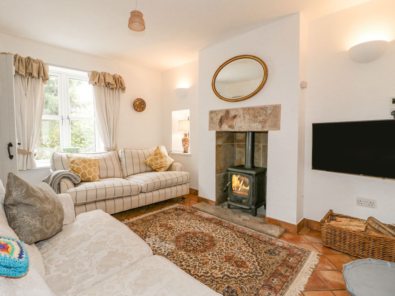 Highfield House, Pet Friendly, With Open Fire In Leek - Leek