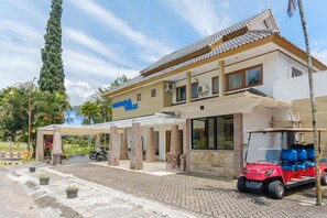 Front of property - TwoSpaces Living at Panorama Villas (Batu)