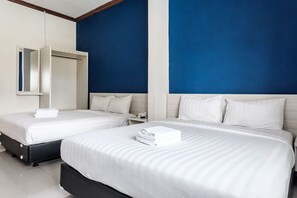 Family Quadruple Room | Free WiFi - TwoSpaces Living at Panorama Villas Batu (Batu)