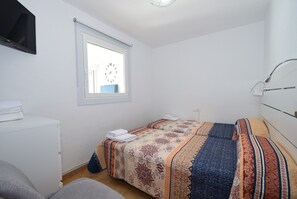 1 Schlafzimmer, Bügeleisen/Bügelbrett, Bettwäsche
