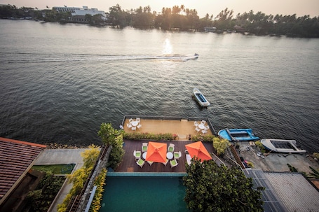 Deluxe Double Room | Lake view