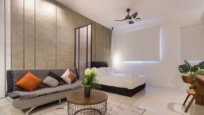 Premium Studio | Desk, laptop workspace, blackout curtains, iron/ironing board - Chambers Residence, Sunway Putra Mall (Kuala Lumpur)