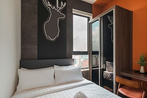 Royal Two Bedroom | โต๊ะทำงาน, พื้นที่ทำงานแบบใช้แล็ปท็อป, ผ้าม่านกันแสง, เตารีด/โต๊ะรีดผ้า