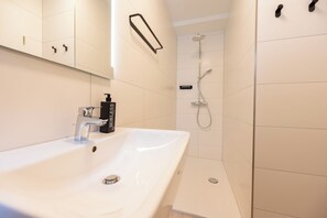 Superior Apartment, Kitchen, City View | Laptop workspace, free WiFi - Altstadt Apartments  (Woerth am Main)