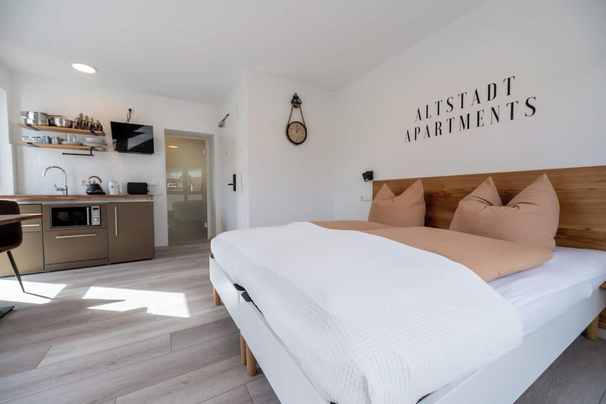 Superior Apartment, Kitchen, City View | Laptop workspace, WiFi (free)