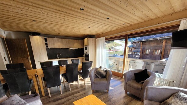 Living area - Renovated 3-bedroom apartment in Les Gets, balcony and parking (Les Gets)