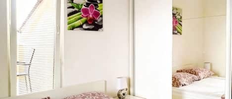 3 bedrooms, bed sheets