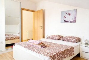 3 habitaciones, internet y ropa de cama