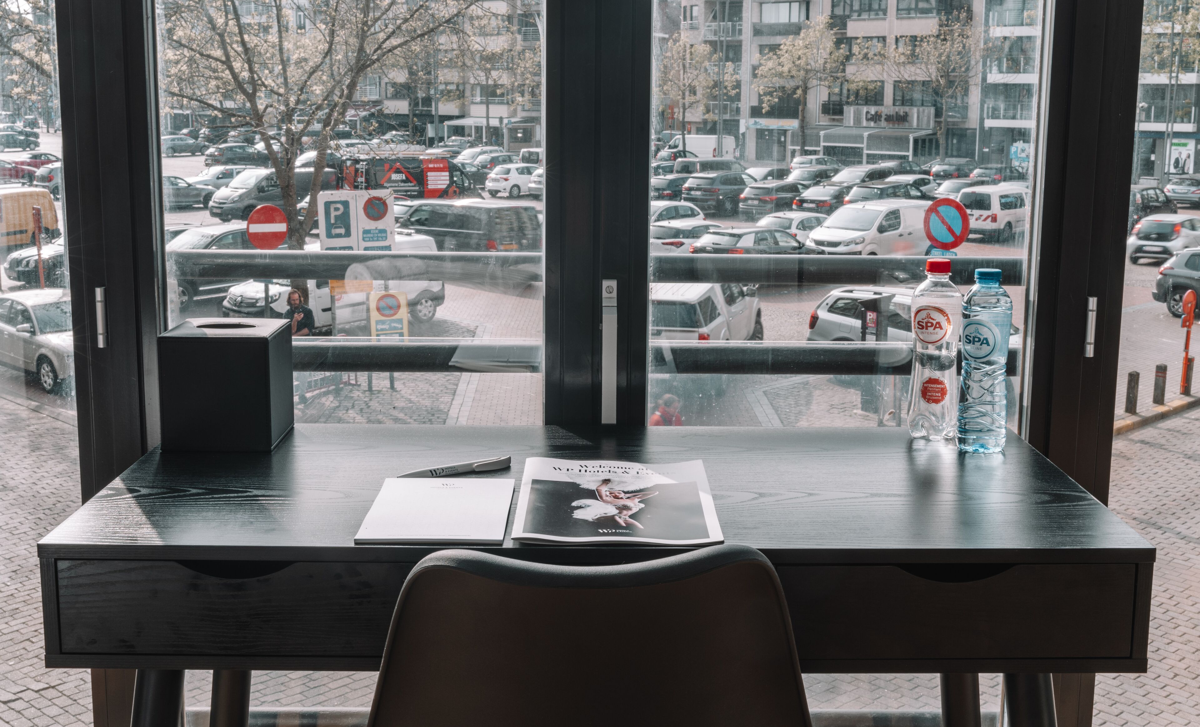 Bureau, Wi-Fi gratuit, draps fournis