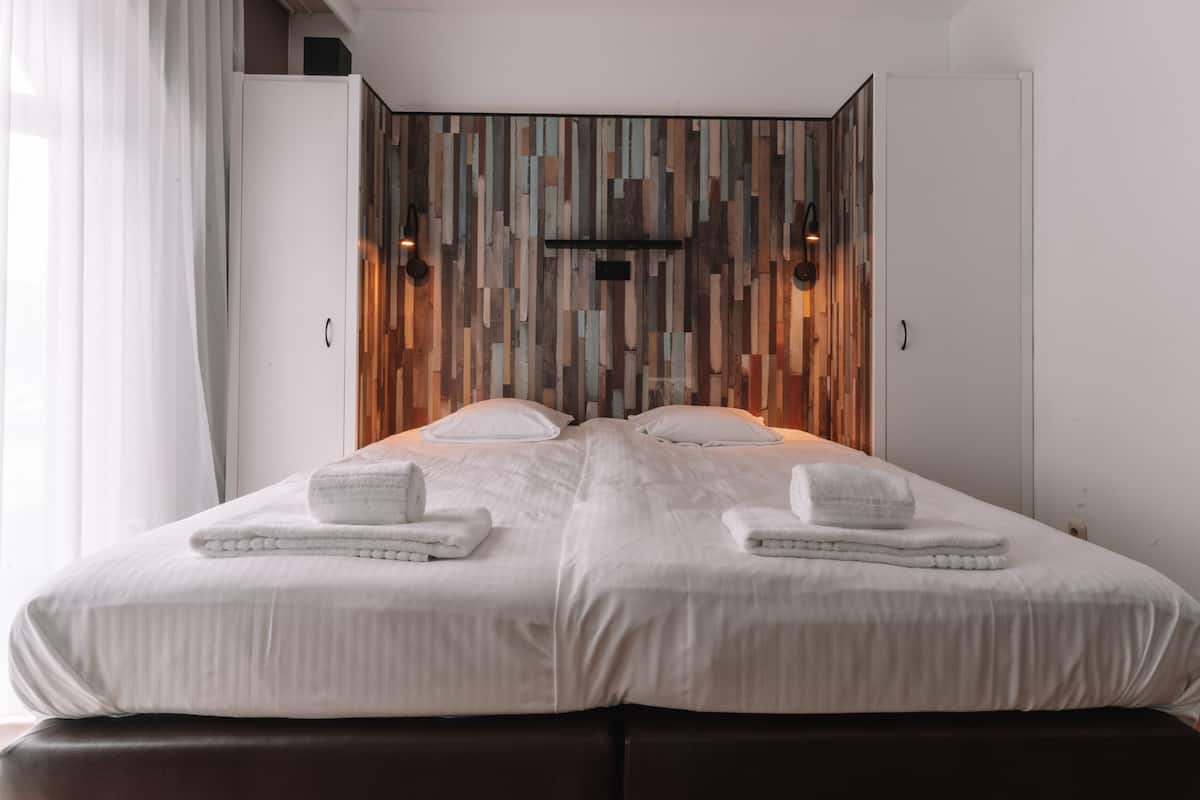 Comfort Twin kamer | Een bureau, gratis wifi, beddengoed, rolstoeltoegankelijk
