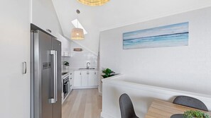 Fridge, microwave, oven, stovetop - Pacific Breeze 11 Beach views in Blue Bay (Blue Bay)