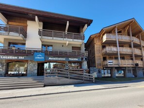 Exterior - Renovated 3-star apartment in Les Gets, at the slopes, parking and wifi inclusive, for 8 pax (Les Gets)