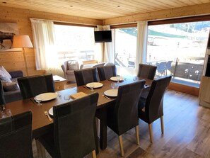 Dining - Renovated 3-star apartment in Les Gets, at the slopes, parking and wifi inclusive, for 8 pax (Les Gets)