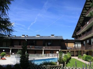 Pool - Renovated studio ski-in/ski-out, balcony, pool, parking (Les Gets)