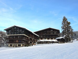 Exterior - Renovated studio ski-in/ski-out, balcony, pool, parking (Les Gets)