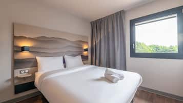 Double Room | Desk, laptop workspace, blackout drapes, free cribs/infant beds