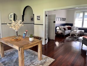 Smart TV, books, stereo