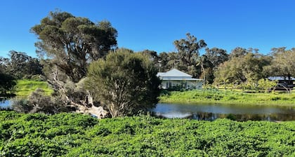 Secluded rural retreat in Southwest WA, 5-minute drive to the beach.