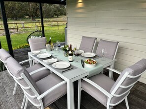 Outdoor dining - Secluded rural retreat in Southwest WA, 5-minute drive to the beach. (Capel)