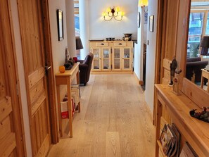 Interior - Bright central apartment with parking and balcony (Les Gets)