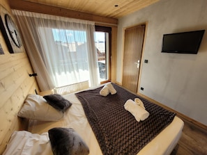 1 bedroom, free WiFi - Renovated apartment, ski-in/ski-out with parking included (Les Gets)