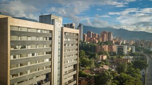Exterior - Go Living 408 · Luxury Apt with AC in El Poblado, GYM and co-work (Medellín)