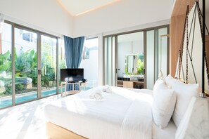 Minibar con artículos gratuitos y caja de seguridad en la habitación