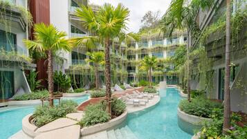 2 outdoor pools
